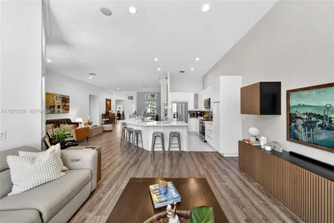 1623 Blue Jay Circle Weston FL 33327