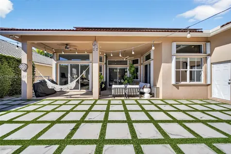 1623 Blue Jay Circle Weston FL 33327