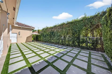 1623 Blue Jay Circle Weston FL 33327