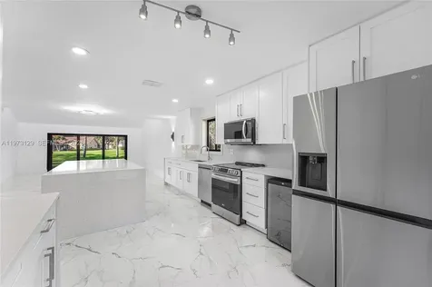 2007 Woodlands Way Deerfield Beach FL 33442