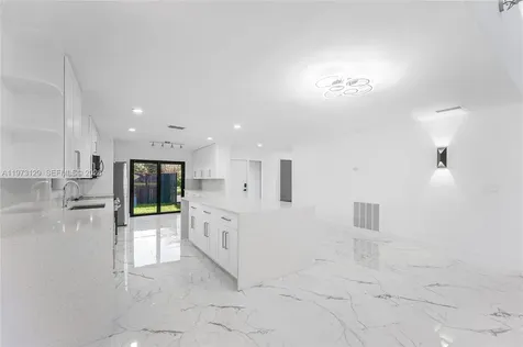 2007 Woodlands Way Deerfield Beach FL 33442