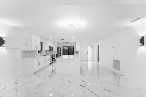 2007 Woodlands Way Deerfield Beach FL 33442