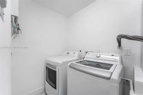2007 Woodlands Way Deerfield Beach FL 33442