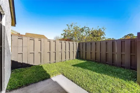 2007 Woodlands Way Deerfield Beach FL 33442