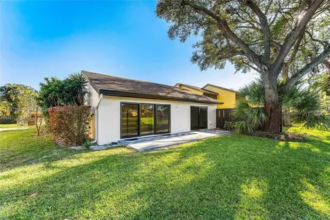 2007 Woodlands Way Deerfield Beach FL 33442