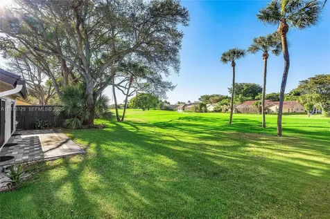 2007 Woodlands Way Deerfield Beach FL 33442