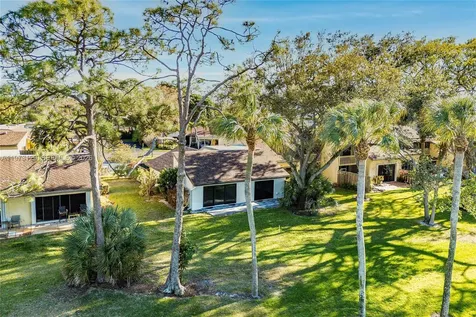 2007 Woodlands Way Deerfield Beach FL 33442