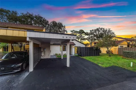2007 Woodlands Way Deerfield Beach FL 33442