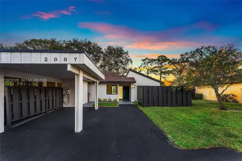 2007 Woodlands Way Deerfield Beach FL 33442