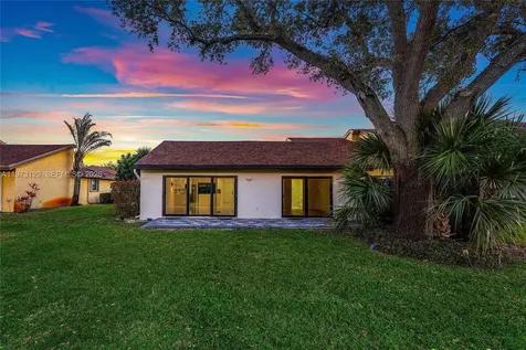 2007 Woodlands Way Deerfield Beach FL 33442