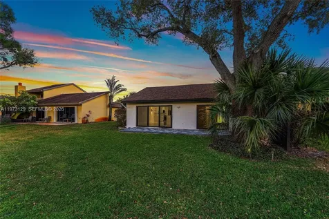 2007 Woodlands Way Deerfield Beach FL 33442