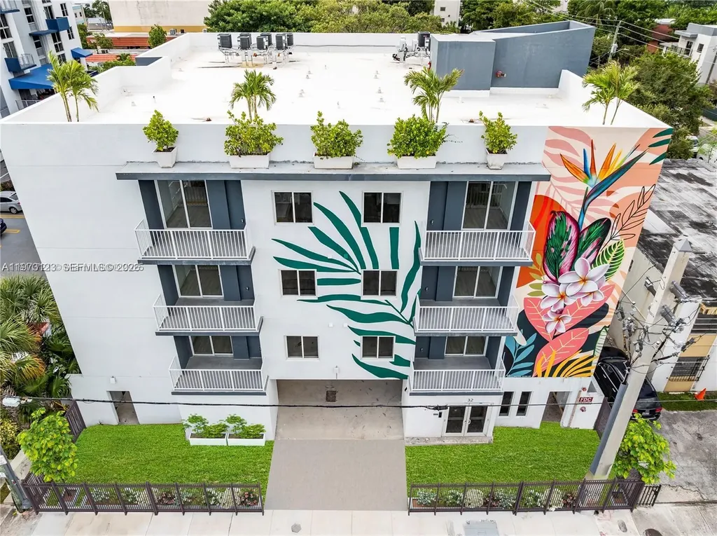 32 NW 14th Avenue Miami FL 33125