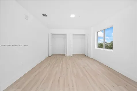 32 NW 14th Avenue Miami FL 33125