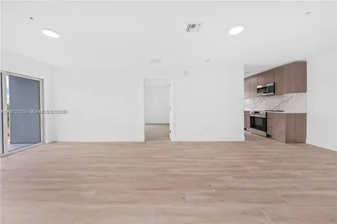 32 NW 14th Avenue Miami FL 33125