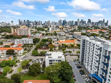 32 NW 14th Avenue Miami FL 33125
