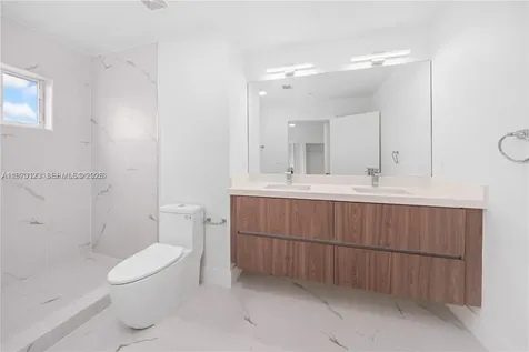 32 NW 14th Avenue Miami FL 33125