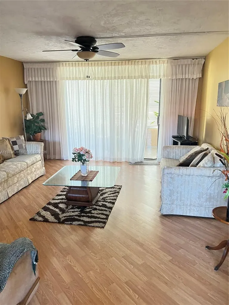 2851 Somerset Drive Lauderdale Lakes FL 33311