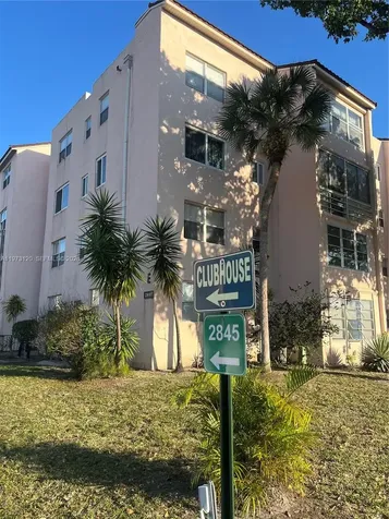 2851 Somerset Drive Lauderdale Lakes FL 33311