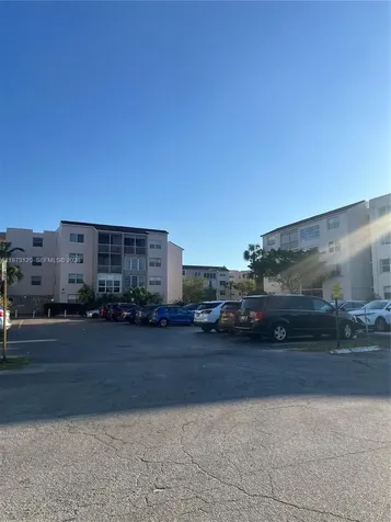 2851 Somerset Drive Lauderdale Lakes FL 33311