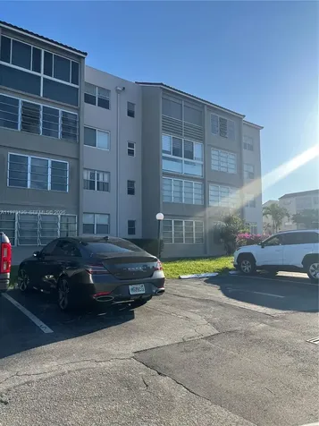 2851 Somerset Drive Lauderdale Lakes FL 33311