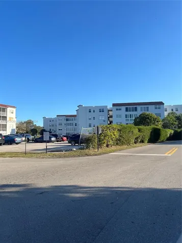 2851 Somerset Drive Lauderdale Lakes FL 33311