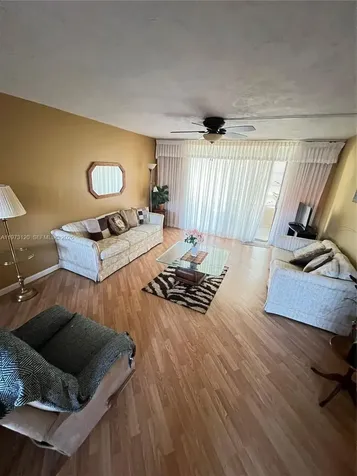 2851 Somerset Drive Lauderdale Lakes FL 33311
