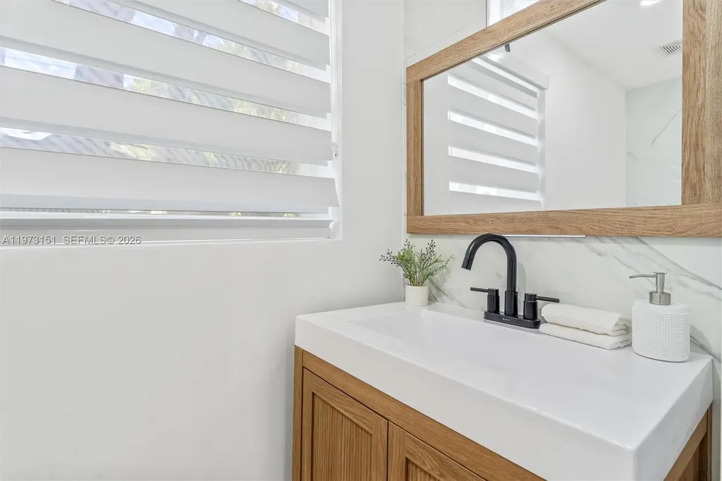 2548 Tortugas Lane Fort Lauderdale FL 33312