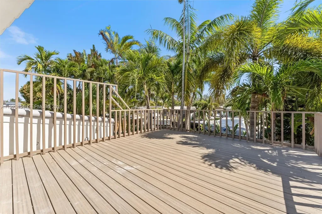 2548 Tortugas Lane Fort Lauderdale FL 33312