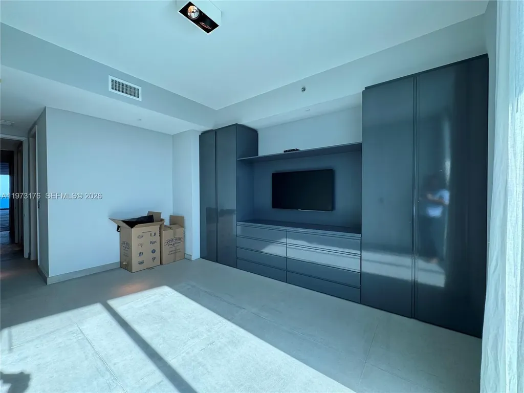 2711 S Ocean Drive Hollywood FL 33019