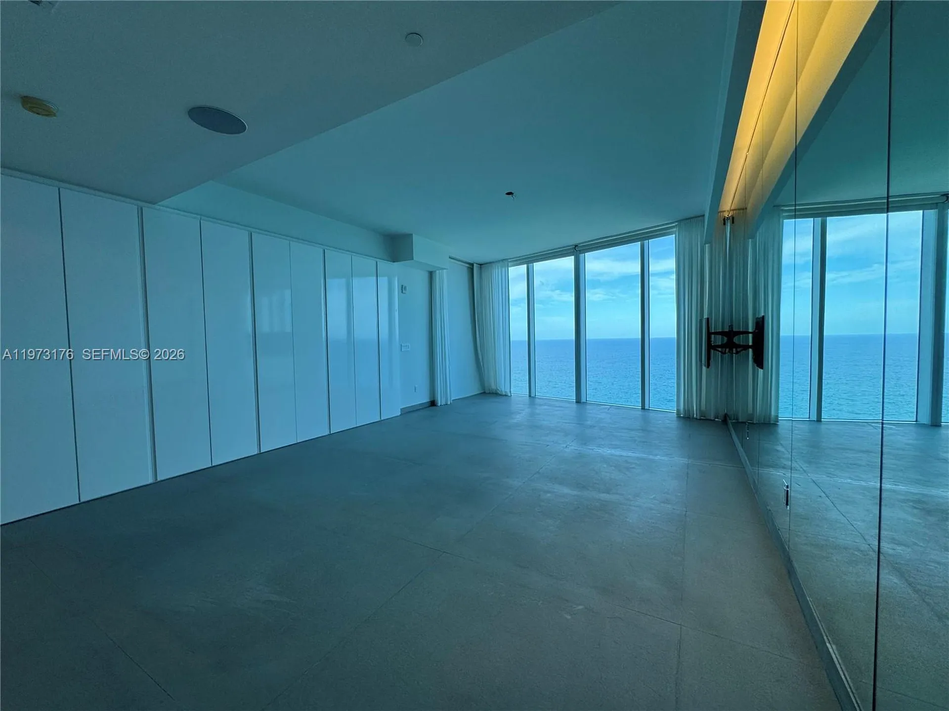 2711 S Ocean Drive Hollywood FL 33019