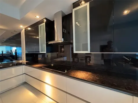 2711 S Ocean Drive Hollywood FL 33019