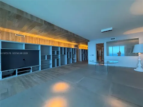 2711 S Ocean Drive Hollywood FL 33019