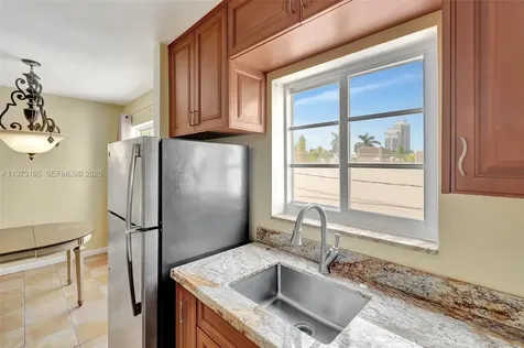 350 Collins Avenue Miami Beach FL 33139