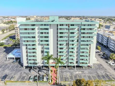 1825 W 44th Place Hialeah FL 33012