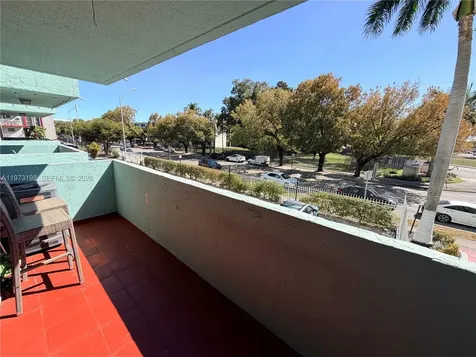 1825 W 44th Place Hialeah FL 33012