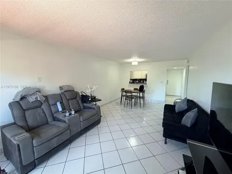 1825 W 44th Place Hialeah FL 33012
