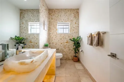 5186 NW 106th Avenue Doral FL 33178