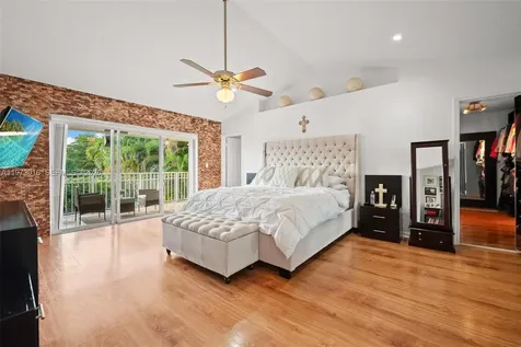 5186 NW 106th Avenue Doral FL 33178