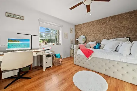 5186 NW 106th Avenue Doral FL 33178