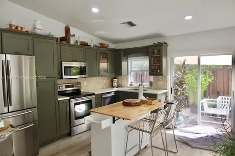 5862 NW 113th Place Doral FL 33178
