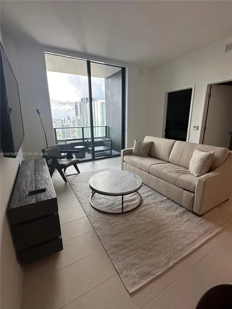 159 NE 6th Street Miami FL 33132