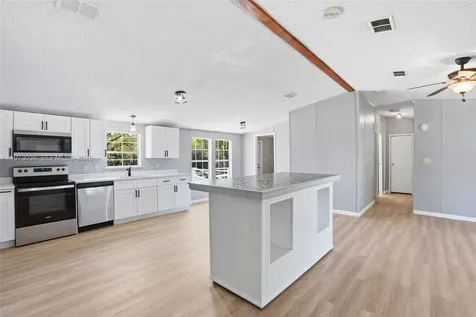 1446 Seminole Avenue Other City - In The State Of Florida FL 33935