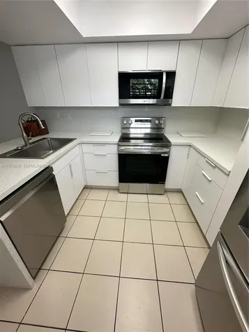 10839 NW 7th Street Miami FL 33172