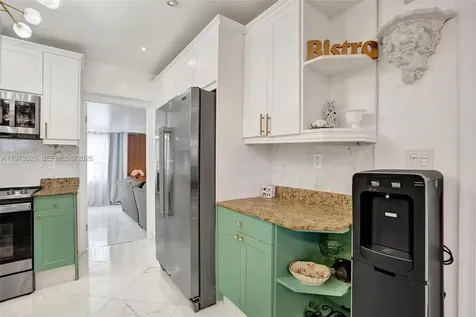 609 SW 2nd Avenue Hallandale Beach FL 33009