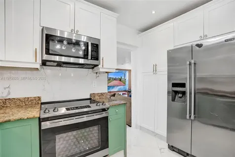 609 SW 2nd Avenue Hallandale Beach FL 33009