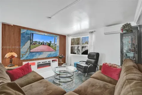 609 SW 2nd Avenue Hallandale Beach FL 33009