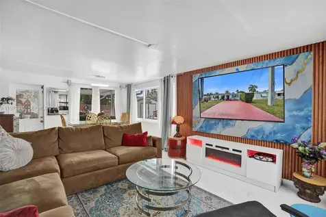 609 SW 2nd Avenue Hallandale Beach FL 33009