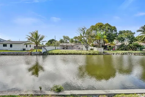609 SW 2nd Avenue Hallandale Beach FL 33009