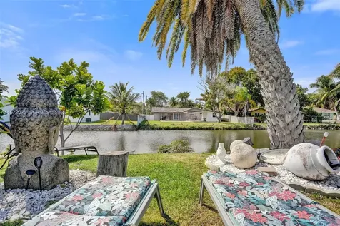 609 SW 2nd Avenue Hallandale Beach FL 33009
