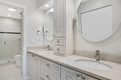349 NW 94th Terrace Plantation FL 33324